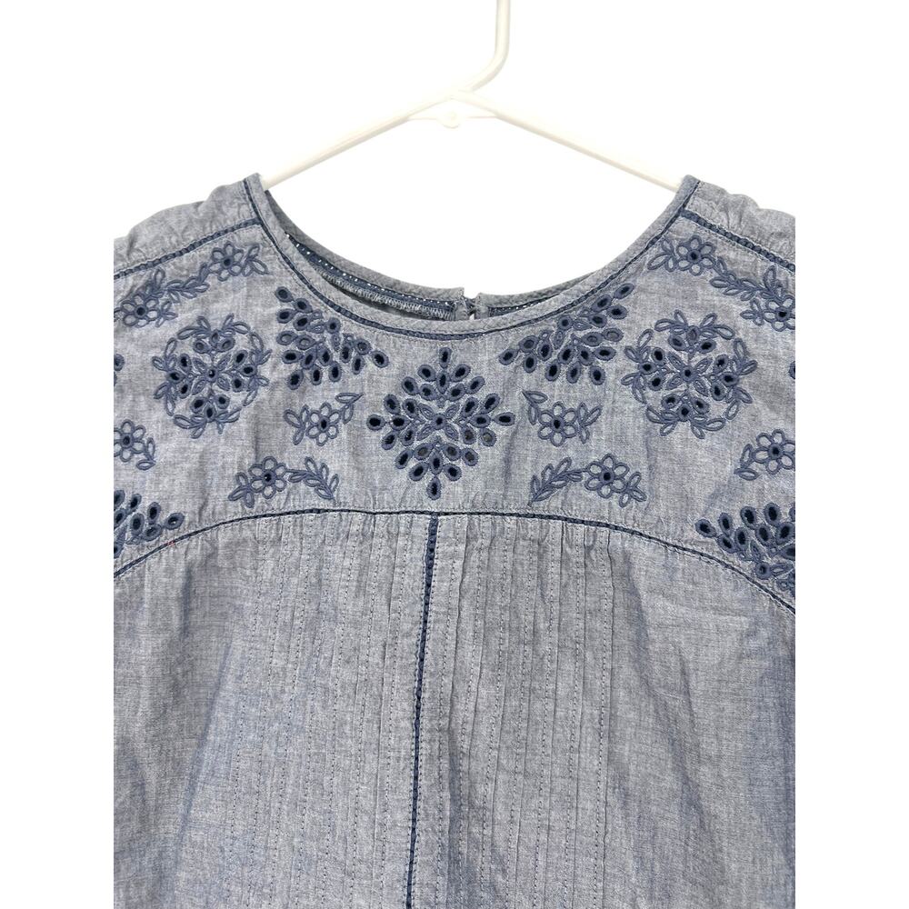 Abercrombie & Fitch M sleeveless chambray eyelet denim top embroidery blouse - Picture 2 of 5
